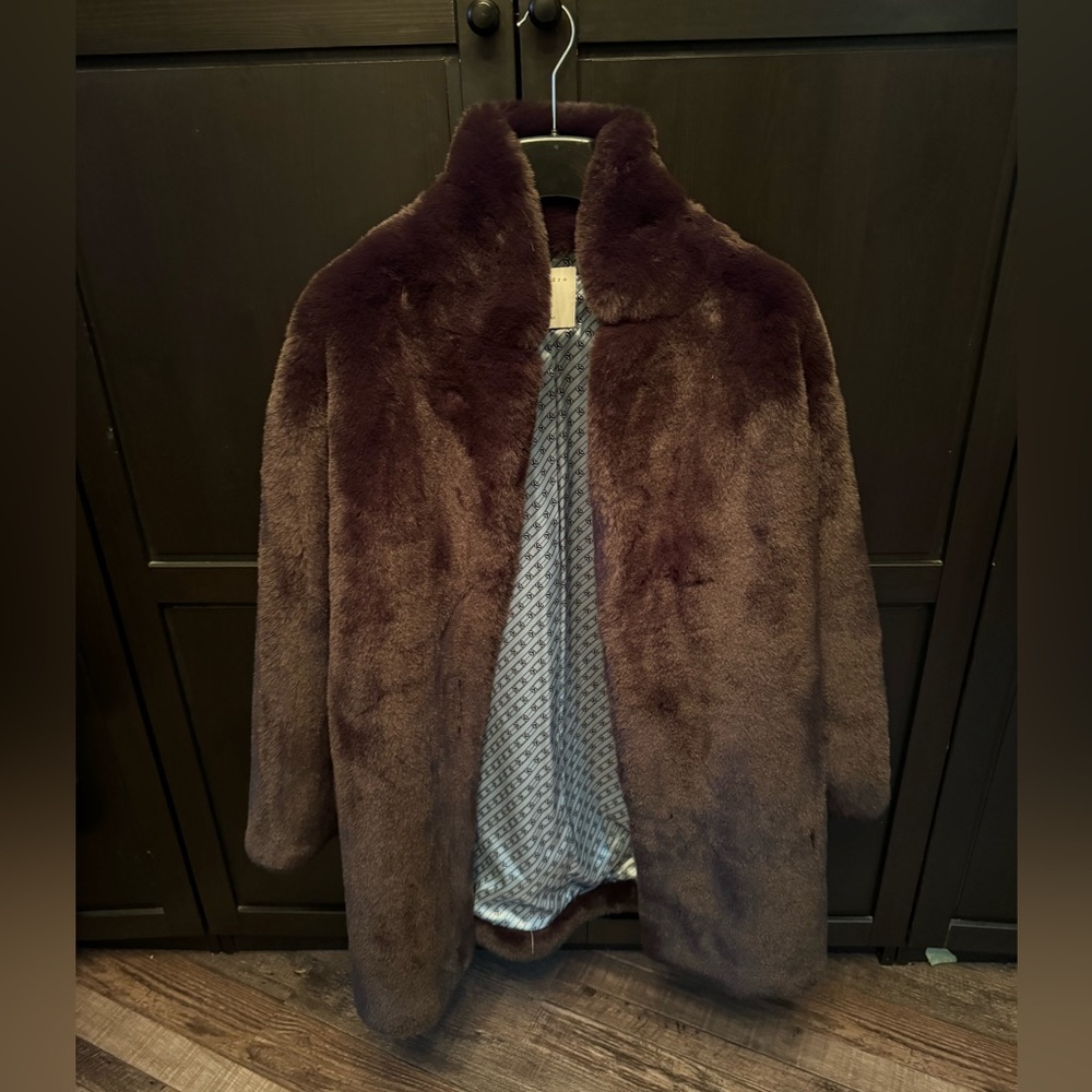New without tags faux fur 3/4 length coat